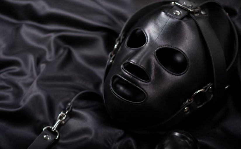 Masque bdsm : usages, styles et conseils pour bien choisir